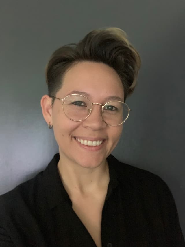 Holly Kirby Headshot